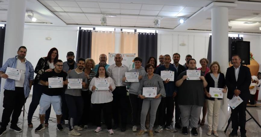 Imagen de familia. Curso en CLM Inclusiva