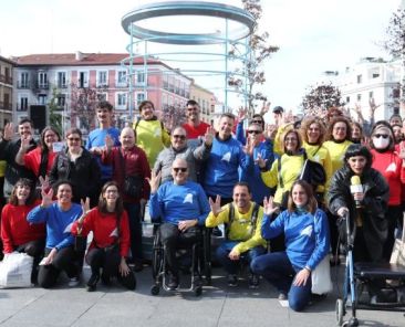 Personas con discapacidad durante la campaña "Teletransporte contra la discriminación" en Madrid.