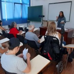 Personas con discapacidad en clase durante curso del Proyecto ILADIS