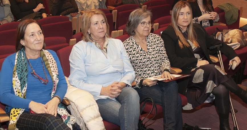 Autoridades durante la jornada de COCEMFE Asturias sobre derechos sexuales y reproductivos