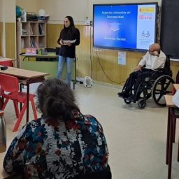 Formación de COCEMFE para docentes sobre inclusión educativa.